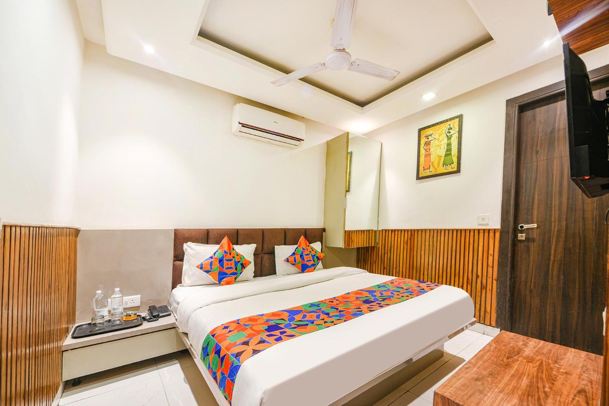 Fabhotel Shri Sai Dx - Nr Adarsh Nagar Metro 3* Delhi (National Capital Territory of India)