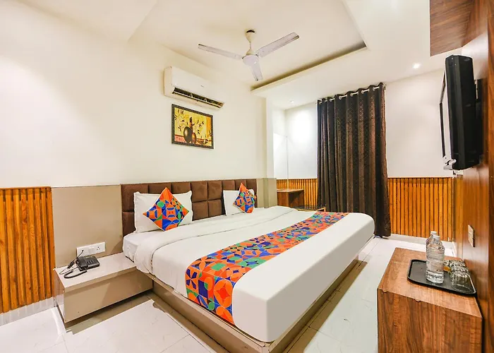 Fabhotel Shri Sai Dx - Nr Adarsh Nagar Metro