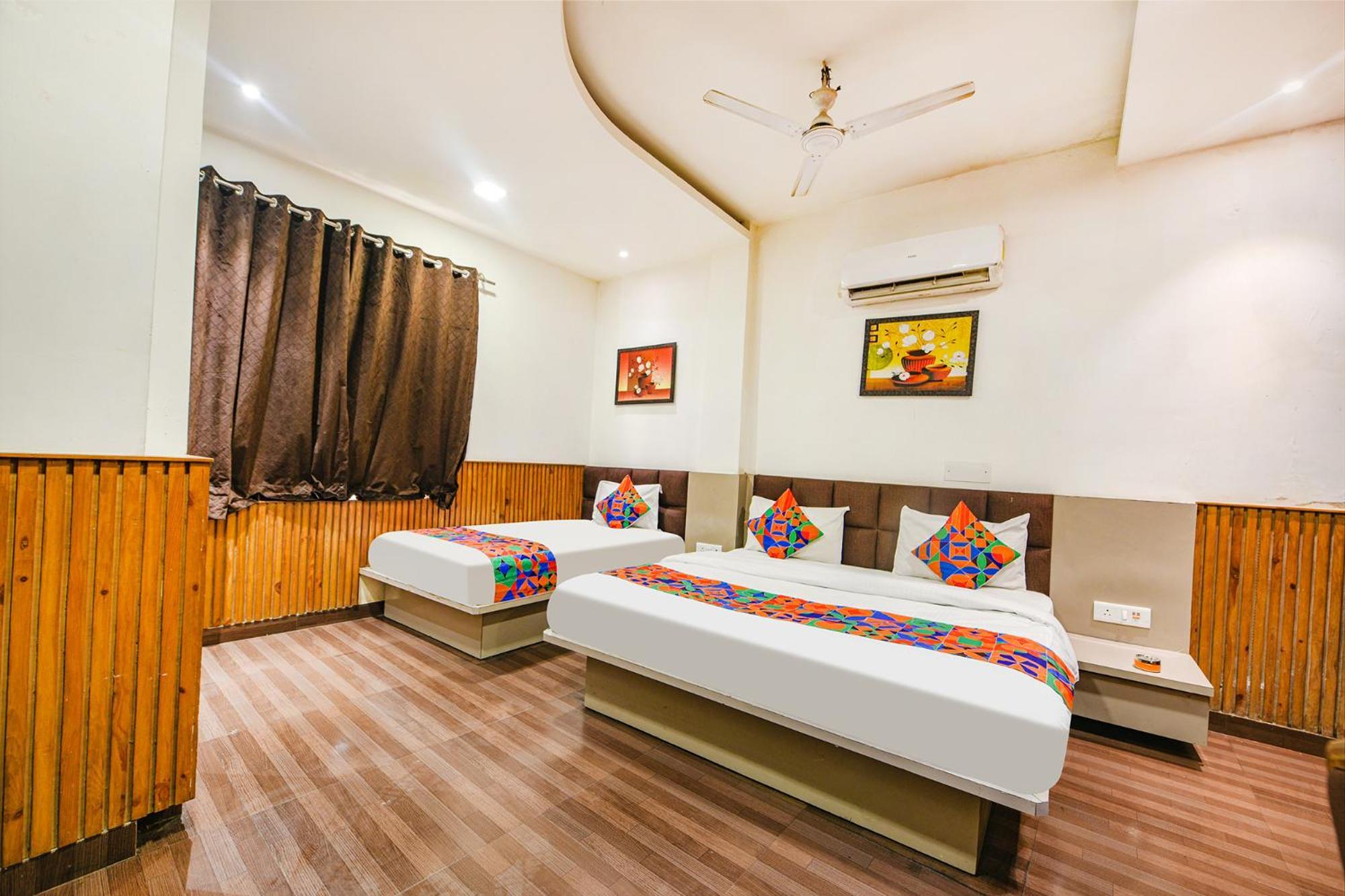 Hotel Fabhotel Shri Sai Dx - Nr Adarsh Nagar Metro 3*