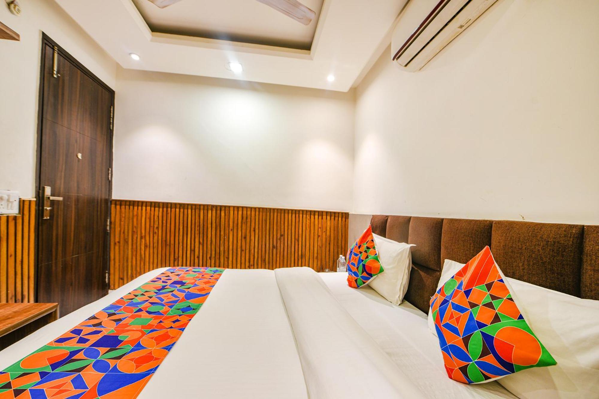 Fabhotel Shri Sai Dx - Nr Adarsh Nagar Metro Hotel Delhi (National Capital Territory of India)